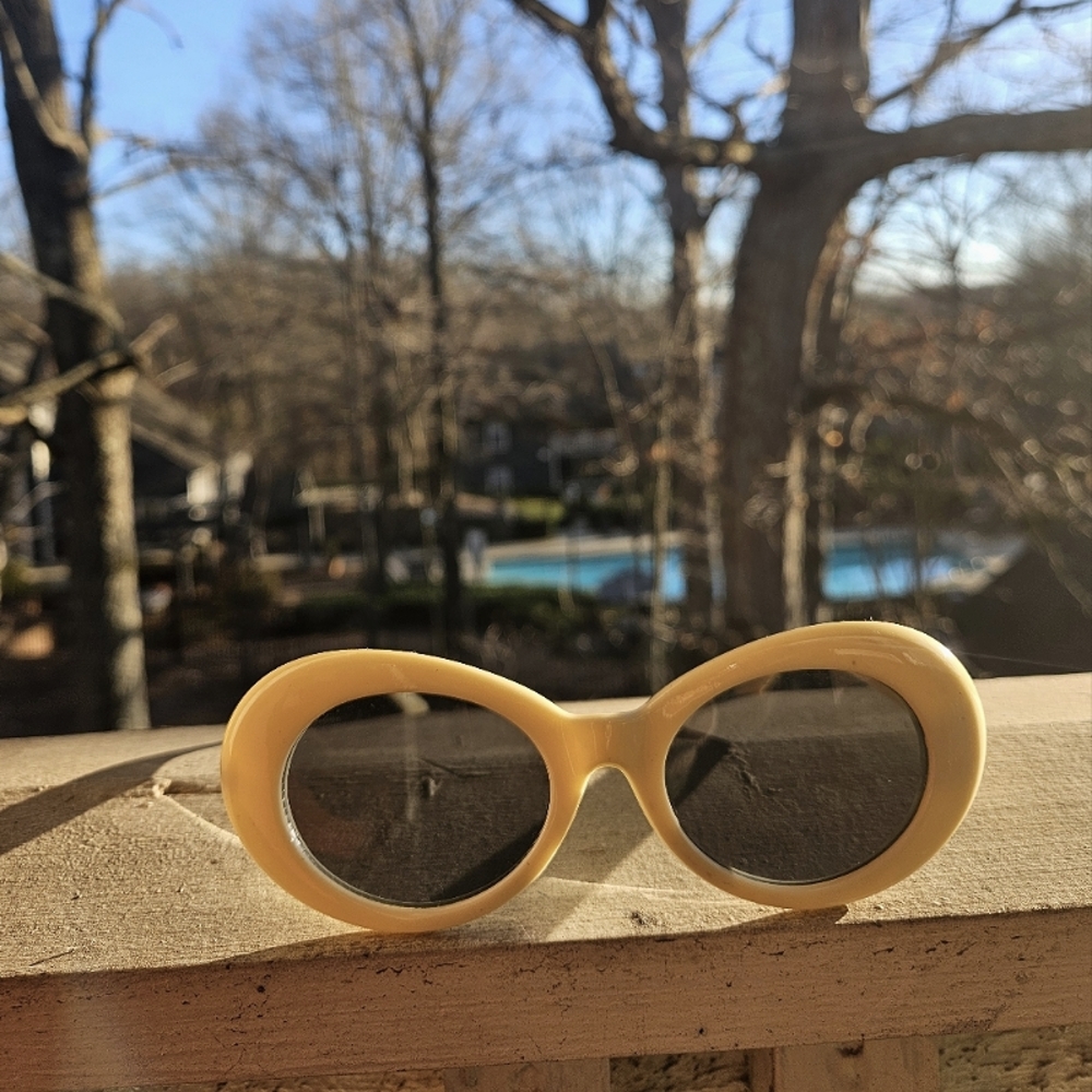 Off-white Luxury Oval Sunglasses